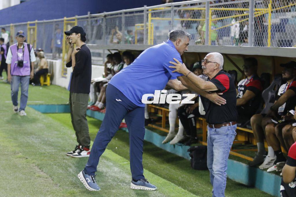 El provocador gesto de jugador de Motagua, niño sorprende a Anangonó y el abrazo de Diego Vázquez con su hijo tras el gol
