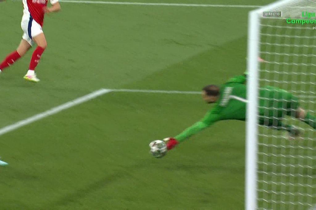 El penalón que el VAR y el árbitro no vieron, la burla de Dembélé al Arsenal y la estrella que acaricia el Balón de Oro