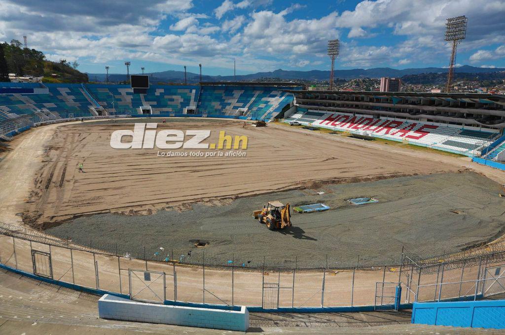 Así luce el estadio Nacional Chelato Uclés en sus fases finales del proceso de cambio de césped ¿Cuándo estará listo?
