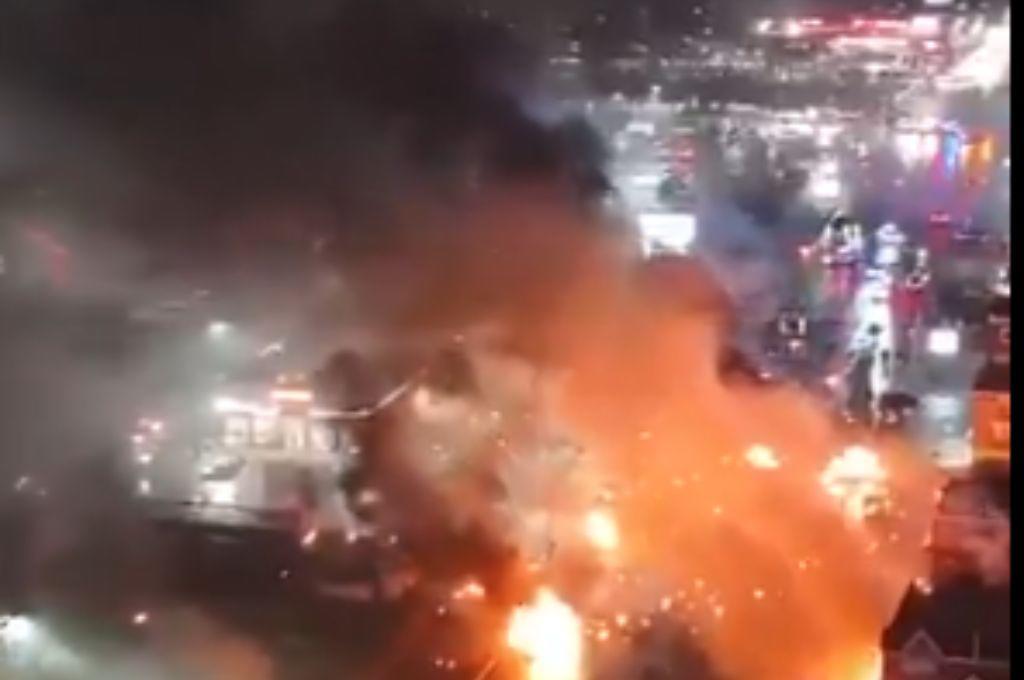 ¡Nueva tragedia! Un avión cae en zona residencial en Filadelfia, se reportan casas quemadas y varios muertos