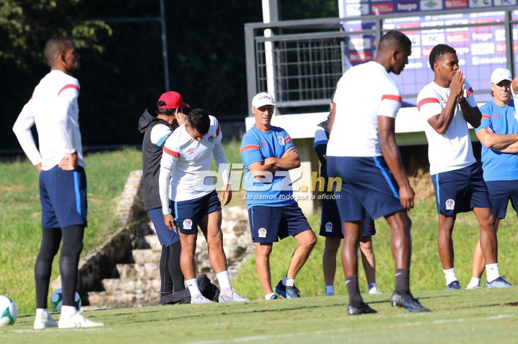 Así fue el penúltimo entrenamiento del Olimpia de cara a la final: Risas, visita especial y regalando firmas