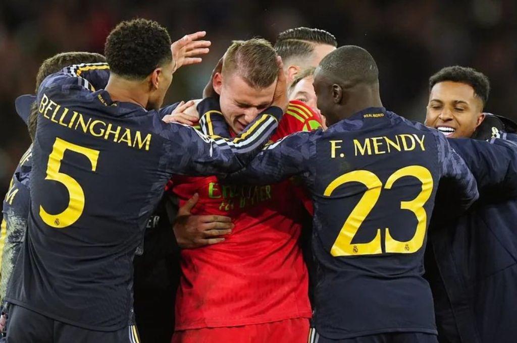 ¡OFICIAL! Se iba a marchar del Real Madrid, pero Florentino le da un contrato sorpresa: “Es candidato al mejor de la temporada”