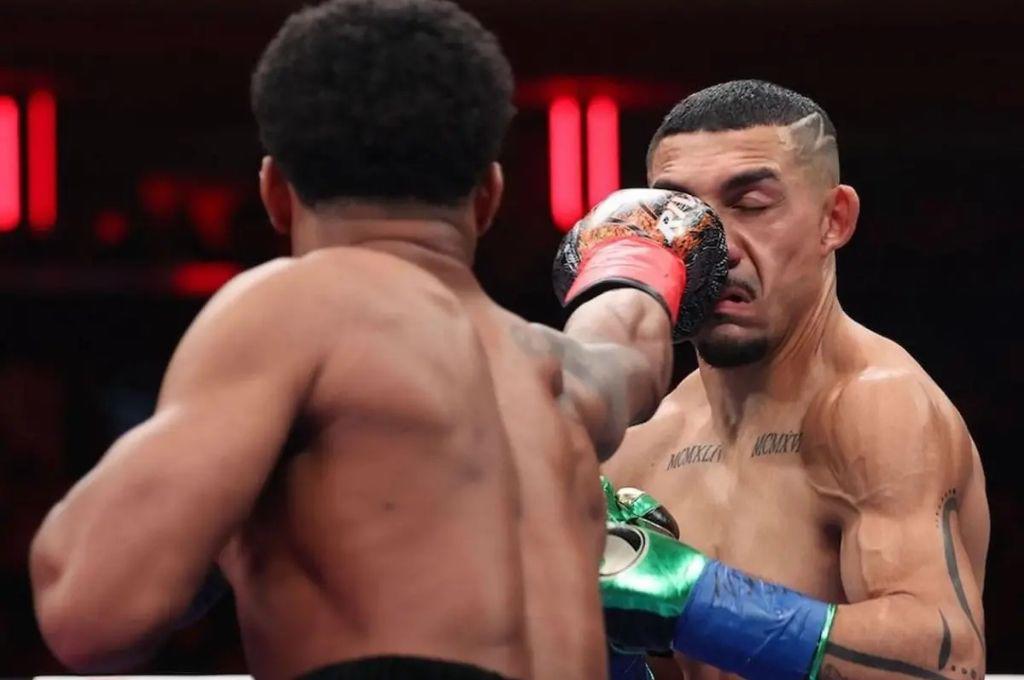 La decisión que tomó la madre de Teófimo López, el insulto del padre y el boxeador que se burló del catracho tras perder ante Shakur