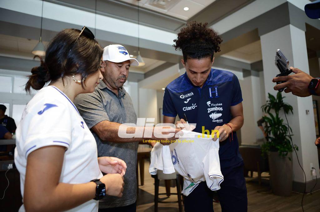 La sorpresiva visita de exmundialista al hotel de concentración de Honduras; aficionados se hicieron presente en Miami