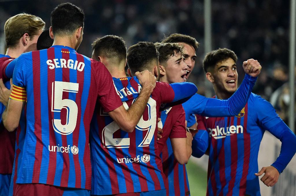 La Masía salvó a Xavi: Jutglá, Gavi y Nico le dieron el sufrido triunfo al Barcelona sobre Elche en LaLiga