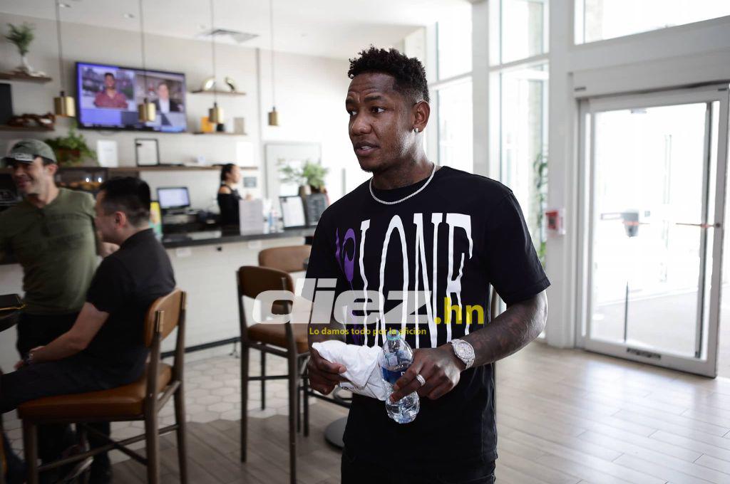 La sorpresiva visita de exmundialista al hotel de concentración de Honduras; aficionados se hicieron presente en Miami