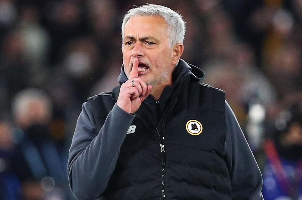 Mourinho lo fichó y le declaró la guerra en el vestuario: ‘‘¡Nunca volverás a jugar para mí, nunca jugarás!’’