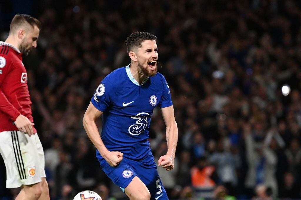 El apoyo de Cristiano Ronaldo, la lesión de Varane y gol ‘in extremis’ de Casemiro para dar el empate del Manchester United ante Chelsea