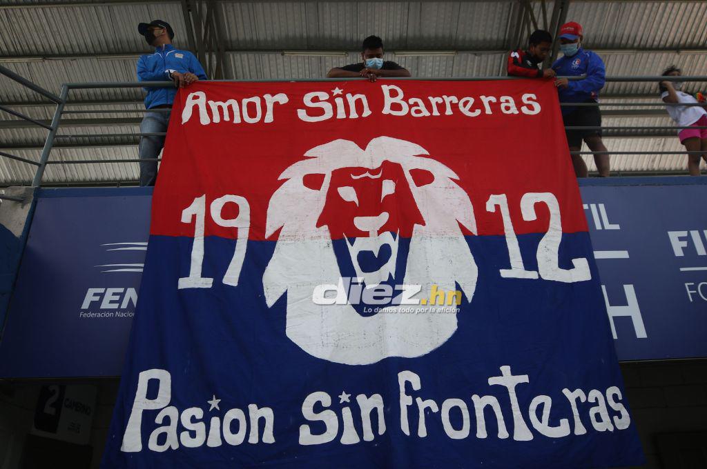 Presumieron la copa y la pancarta especial: Así fue el espectacular recibimiento que tuvo el Olimpia Sub-15 tras ganar la Donosti Cup