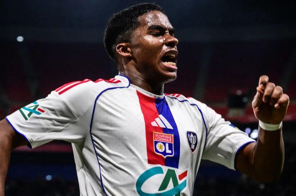 Revolución Arbeloa: tras el triunfo ante la Real Sociedad, se revelan los seis fichajes que hará el Real Madrid en junio