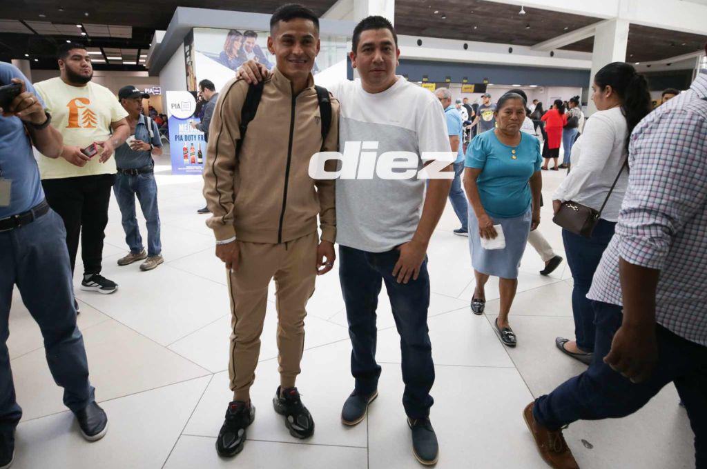 Kervin Arriaga la hace de periodista, el único legionario que se quedó en Honduras y despedida especial para Luis Palma