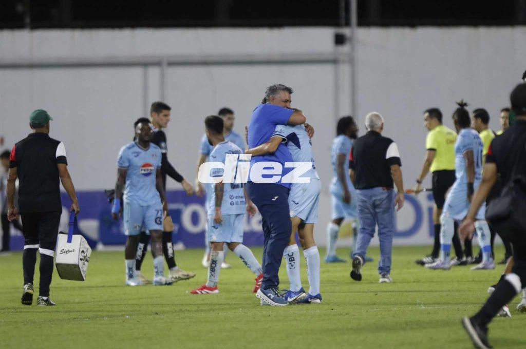 El provocador gesto de jugador de Motagua, niño sorprende a Anangonó y el abrazo de Diego Vázquez con su hijo tras el gol