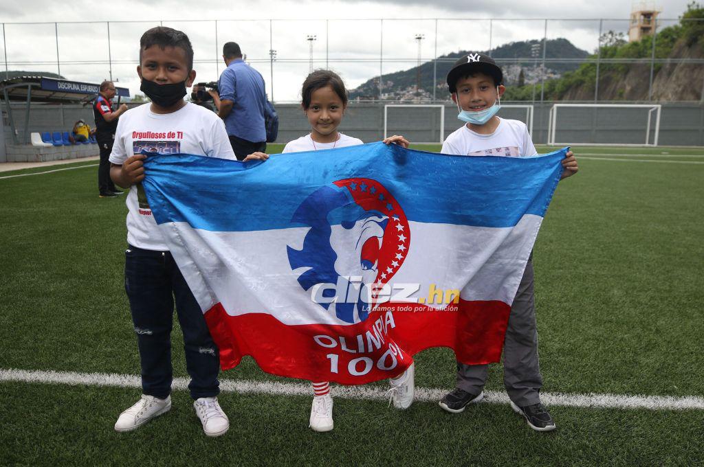 Presumieron la copa y la pancarta especial: Así fue el espectacular recibimiento que tuvo el Olimpia Sub-15 tras ganar la Donosti Cup