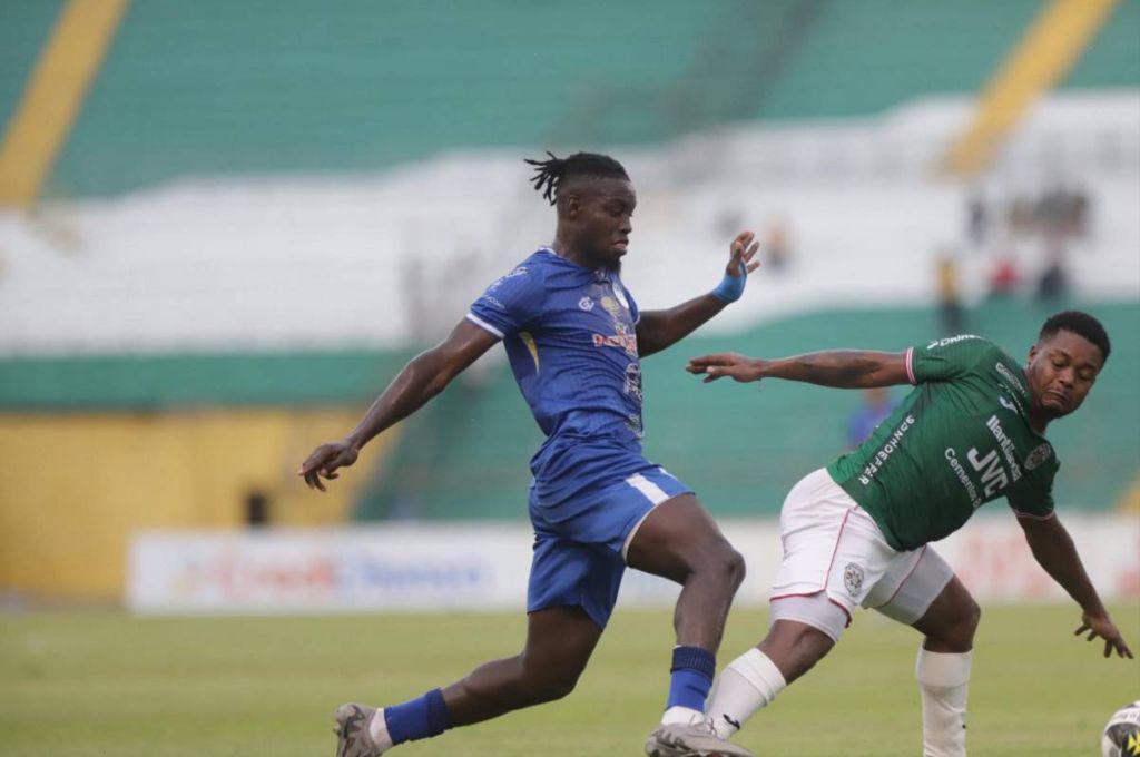 Sin Alberth Elis, pero sí con Mathías Vázquez: las ausencias y sorpresas de Rueda en la lista preliminar de Honduras para la Copa Oro