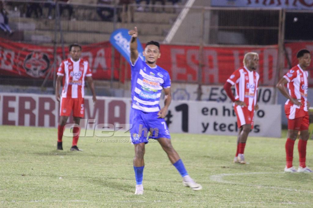 Alex Vega marcó su quinto gol de la temporada con el Victoria. (Foto Samuel Zelaya)