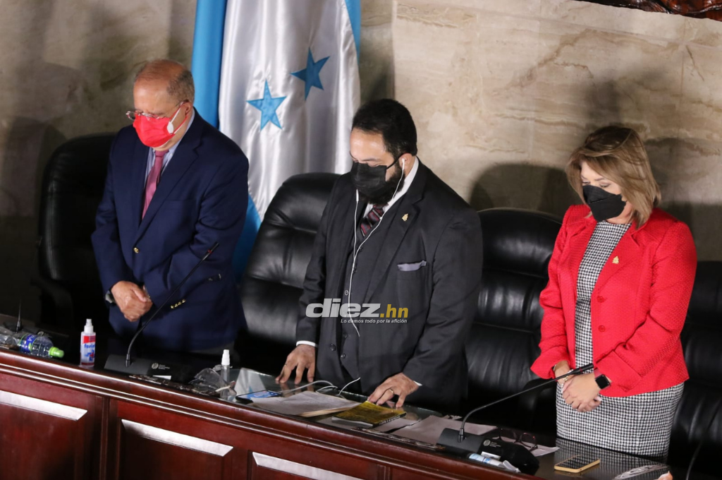 Continúa la incertidumbre: Honduras con dos presidentes en el Congreso Nacional y las imágenes de Jorge Cálix viajando en helicóptero que causan alboroto