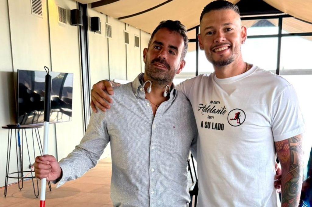 Se ganó el respeto del mundo: hondureño hace historia en el Ironman 70.3 tras competir junto a un atleta no vidente