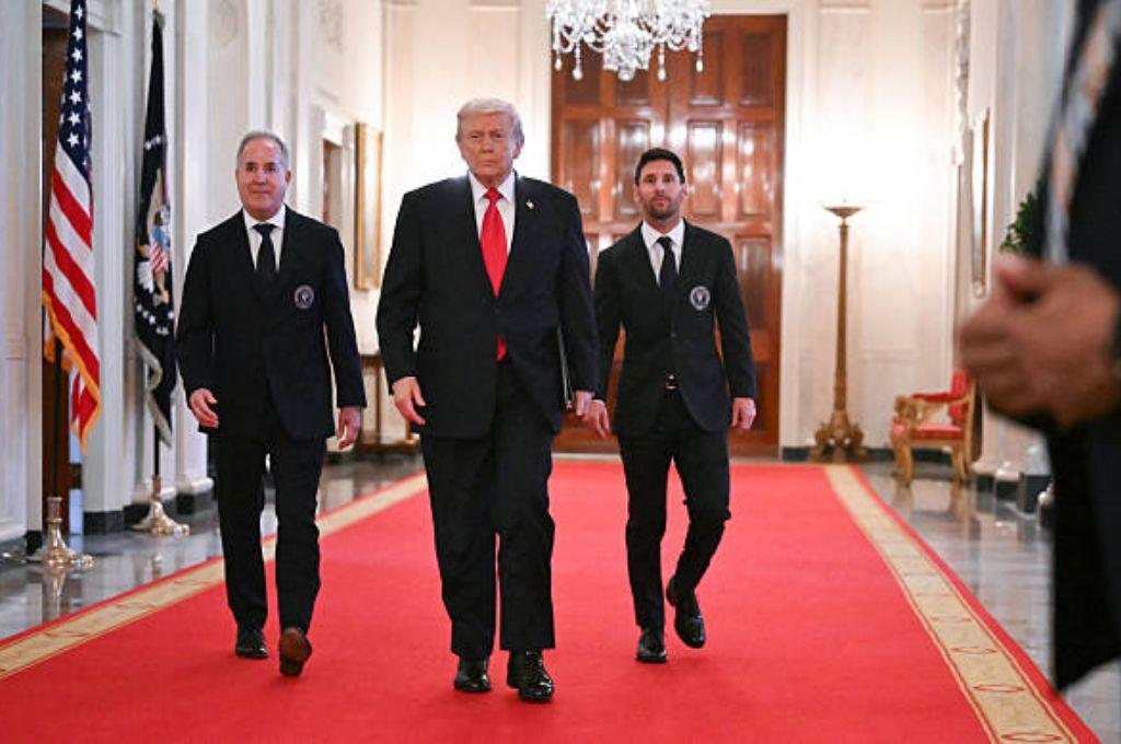 Trump se mete a la polémica y revela quién es el mejor jugador de la historia enfrente de Messi: No debería decir esto, pero...