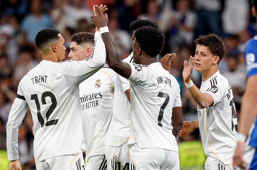 Arbeloa lo castigó ante Alavés, el jugador que el Bernabéu no lo quiere más en el Real Madrid y el gesto de perdón de Vinicius