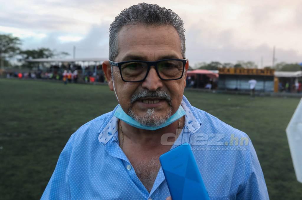 Roger Espinoza, DT del Juticalpa, también se enfurece contra con el arbitraje: “Fue una sinvergüenzada”