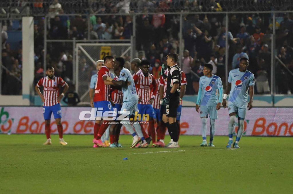 Los feos gestos de Menjívar y Beckeles a la afición de Motagua, el lamento de Auzmendi y el enojo de Troglio con el árbitro