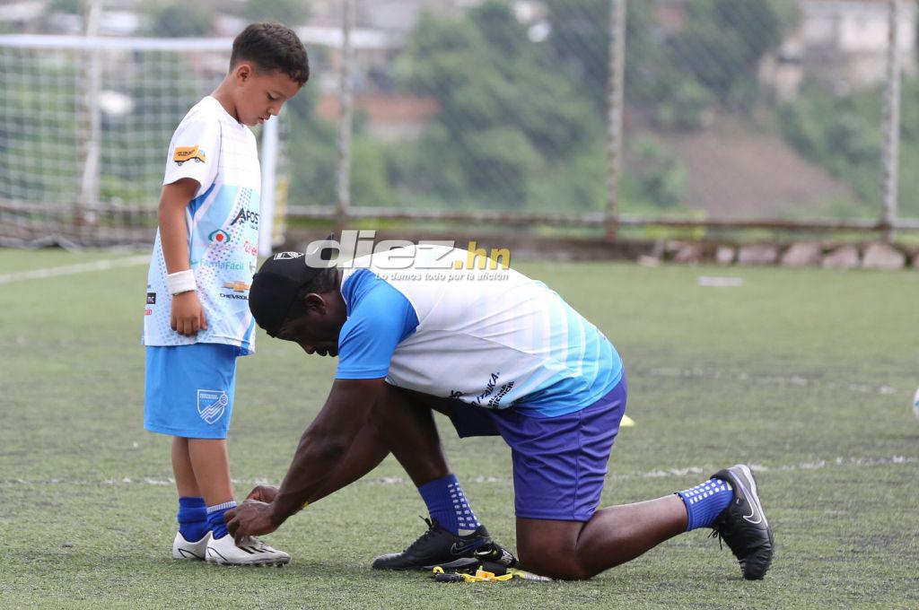 Rambo de León, David Suazo y Wilson Palacios enseñando: Así son los entrenamientos de los “Hermanos Catrachos”