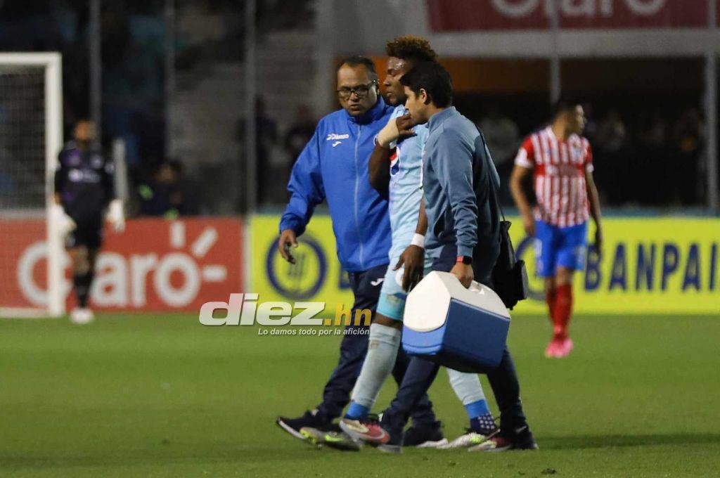 Los feos gestos de Menjívar y Beckeles a la afición de Motagua, el lamento de Auzmendi y el enojo de Troglio con el árbitro