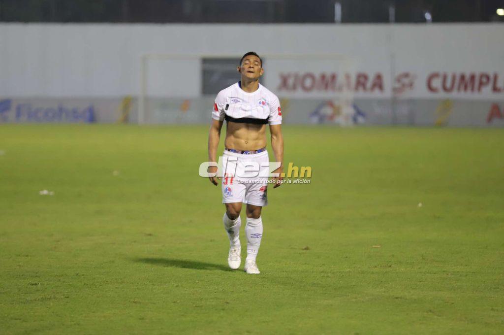 No se vio en TV: La tristeza de los jugadores del Olimpia por la crisis, bronca de Menjívar con la gente y el llenazo en el Morazán
