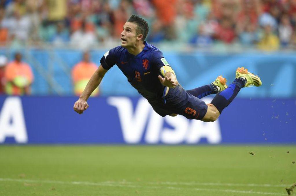 ¿Qué se sabe de Van Persie? Así es la nueva vida del jugador que traicionó al Arsenal y que hizo uno de los mejores goles en un mundial