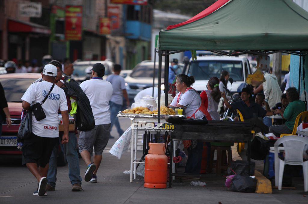 Mensaje a Municipal, el carro que se quedó botado y las chicas: ambientazo previo al partido de Olimpia por Liga Concacaf