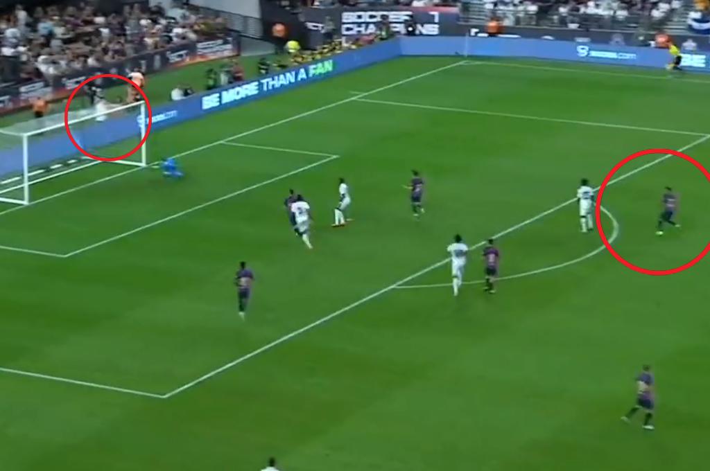 Raphinha le quema el arco al Real Madrid, los agarrones y así fue el debut de Lewandowski con el Barça; Amado Guevara en el Clásico