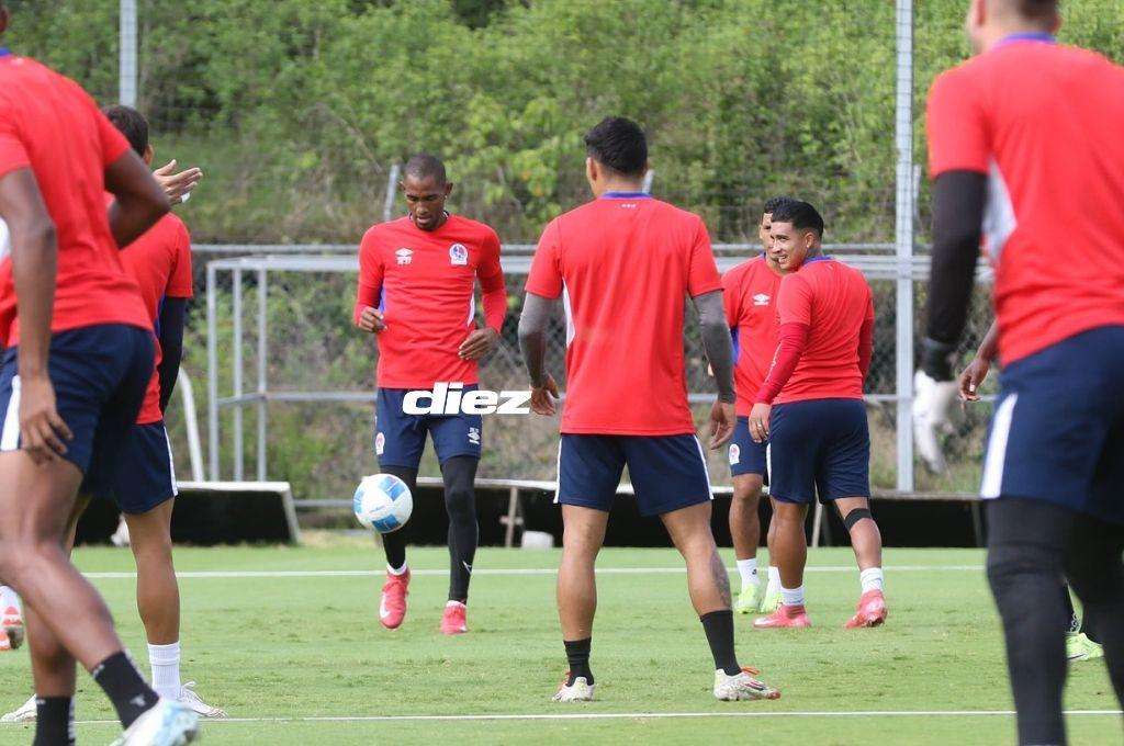 Sin Carlos Pineda en el Olimpia, una visita sorpresa y Espinel recibe buena noticia previo al duelo contra Real Estelí
