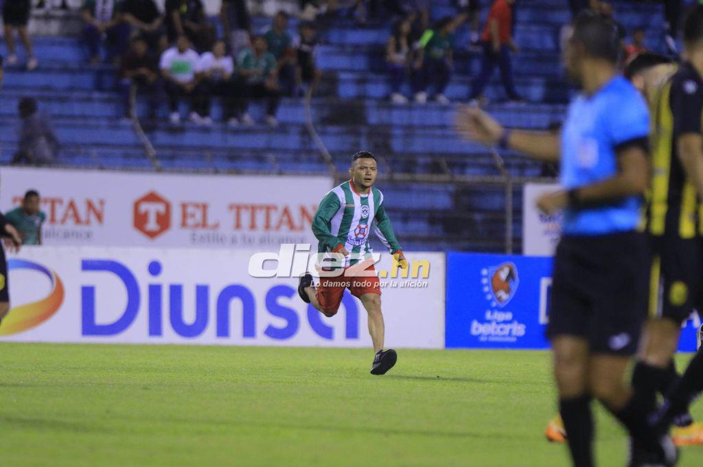 Las imágenes del caos en el Olímpico: Piedras, tres jugadores de Marathón se pusieron en riesgo ¿Y quién comenzó todo?