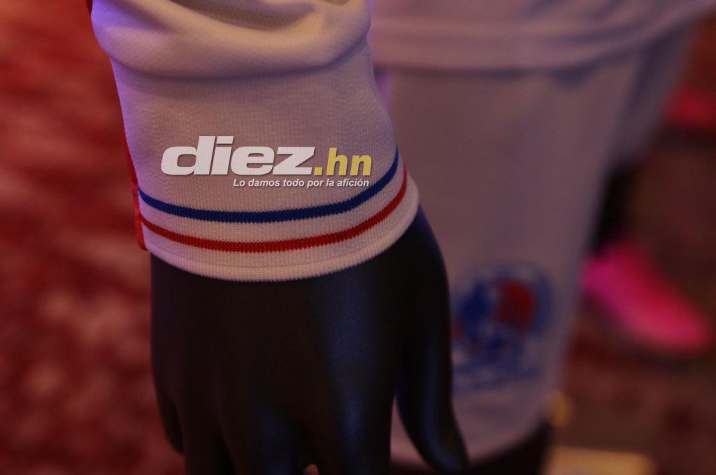 Así son las nuevas camisas del Olimpia: Homenaje a Rafael Ferrari, los detalles de lujo del diseño y su precio