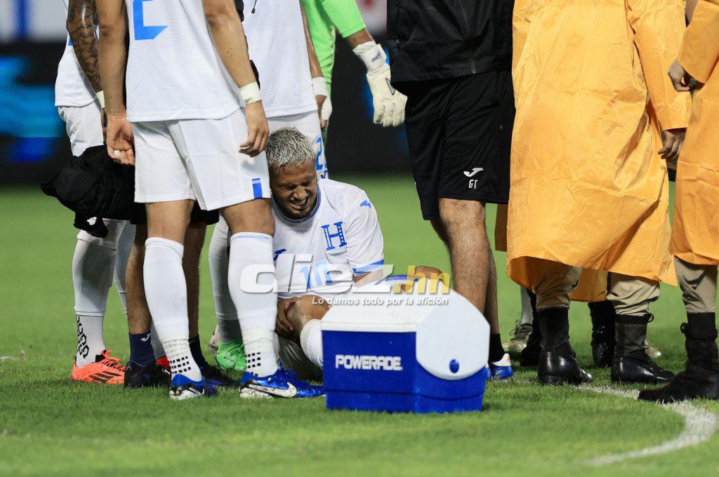 Bronca entre jugadores, el festejo de Honduras tras vencer a México y el feo gesto de Javier Aguirre, quien sufrió un corte en la cabeza