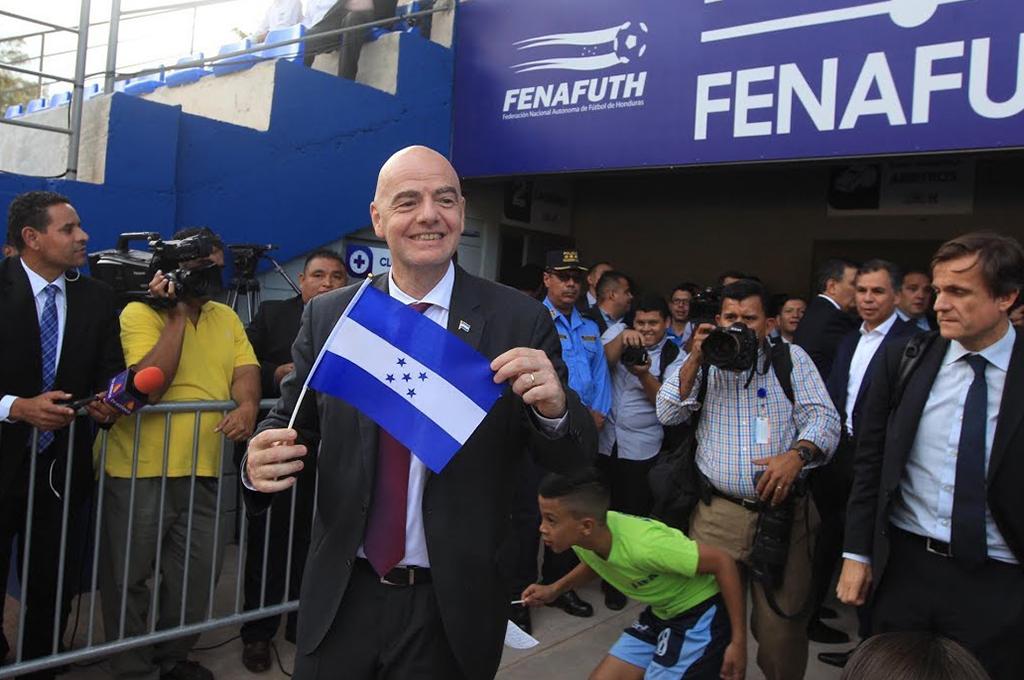 Más de Lps 475 millones recibirá Fenafuth si apoya al presidente de FIFA, Infantino, y se aprueba el Mundial cada dos años