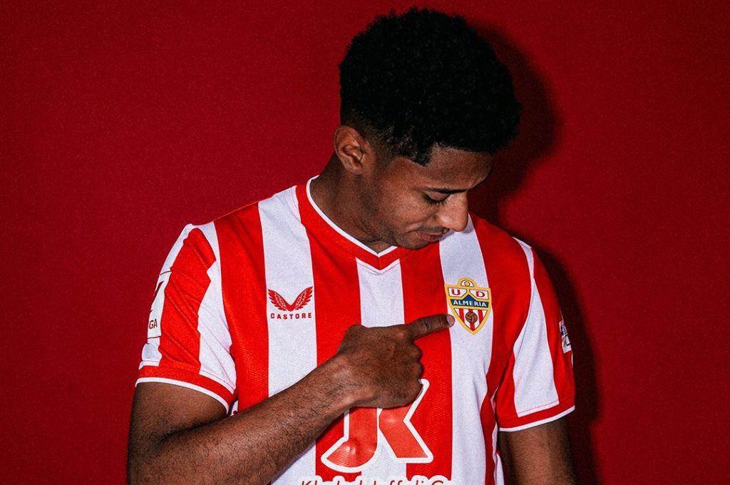 Confirmado el dorsal que usará el “Choco” Lozano con el Almería, su nuevo club en la Liga de España