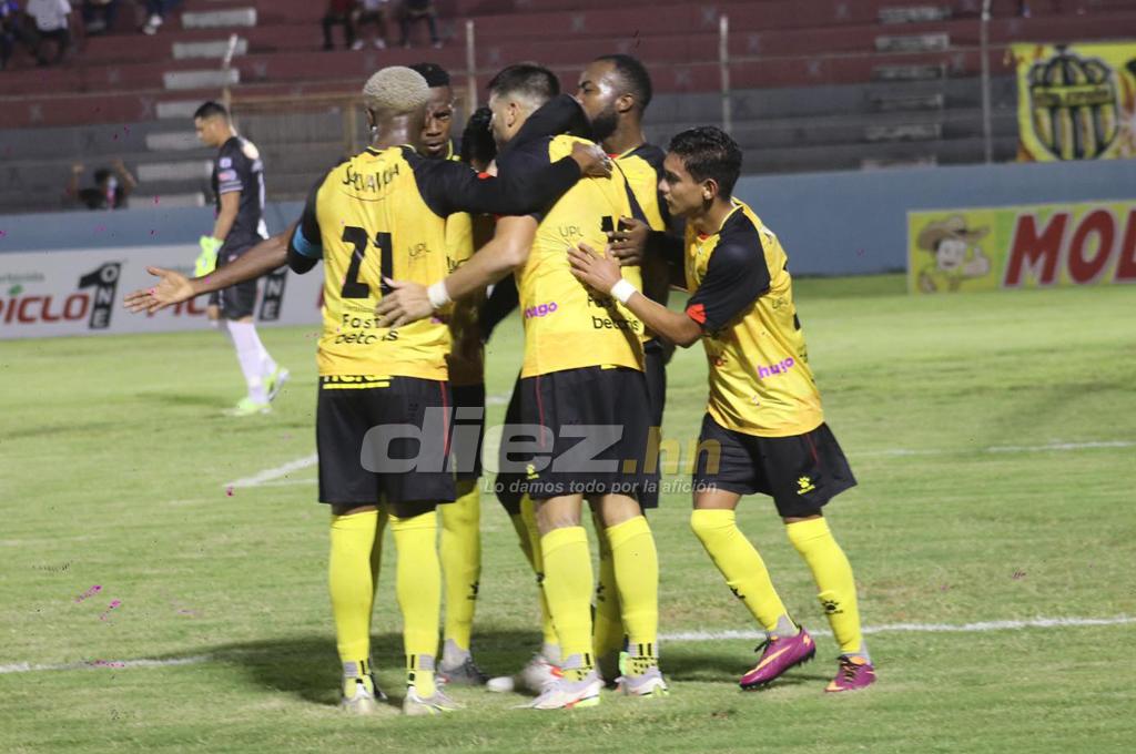 La improvisada alineación con la que Real España comenzó el Clausura 2022 frente a Victoria en La Ceiba
