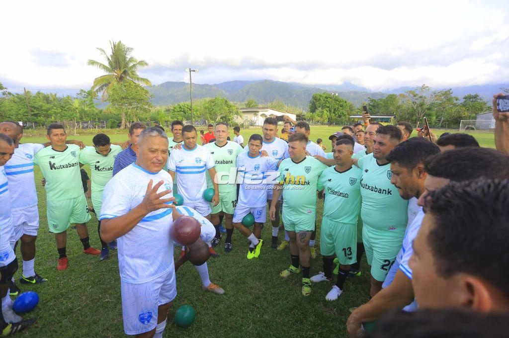 Noel Valladares se roba el show de delantero, el gesto de Amado y Wilmer: Así fue el partido de las Leyendas de Honduras en Omoa