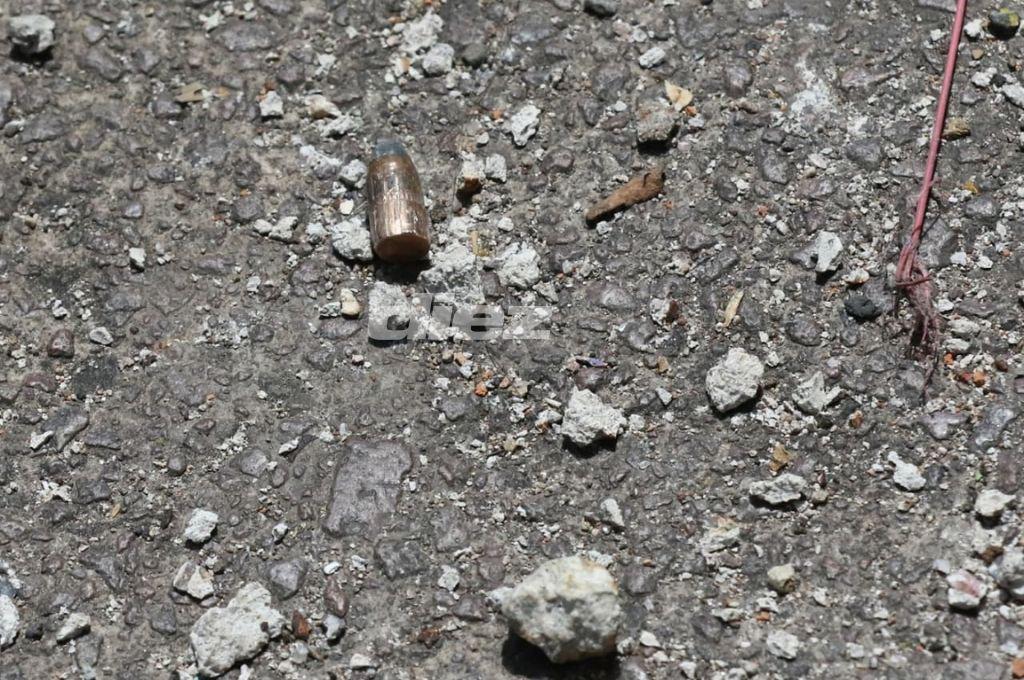 Carros destruidos, piedras y testimonios; así lucen las calles tras batalla entre aficionados de Motagua y Olimpia