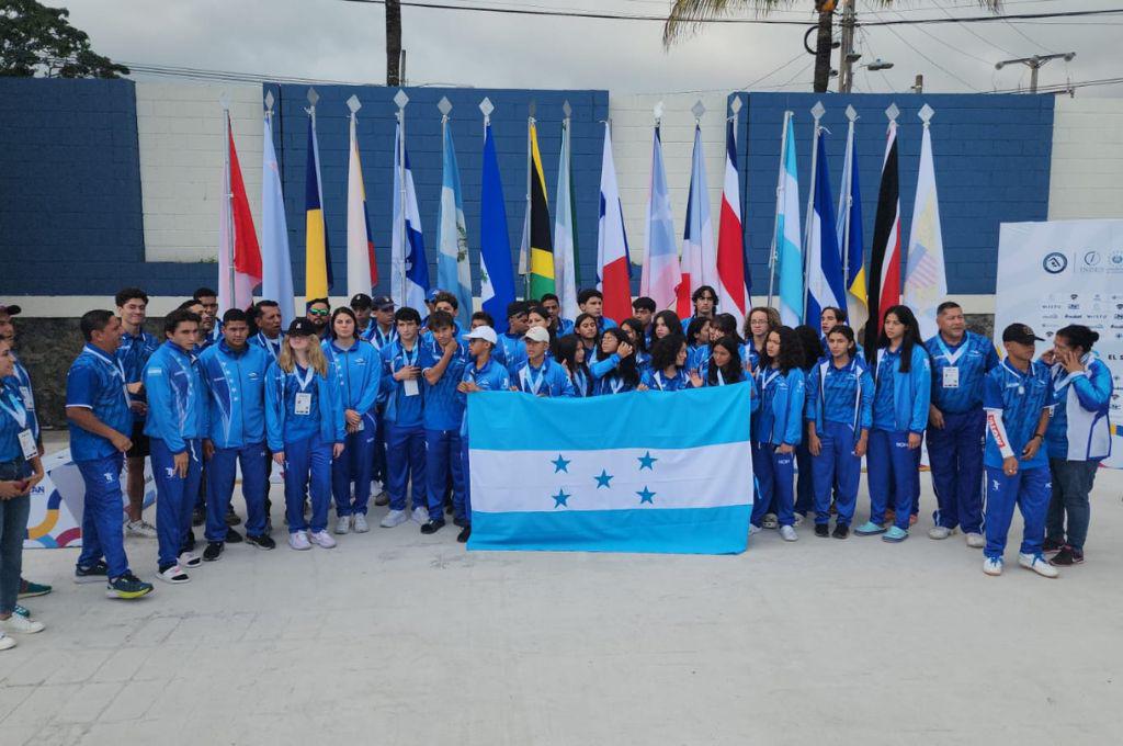 La Selección de Honduras es representada por 43 nadadores en el CCCAN El Salvador 2023 que dio inicio este lunes