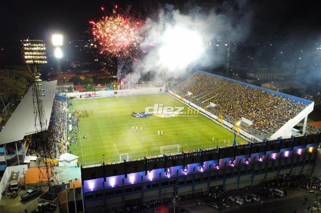 No se vio en TV: La tristeza de los jugadores del Olimpia por la crisis, bronca de Menjívar con la gente y el llenazo en el Morazán