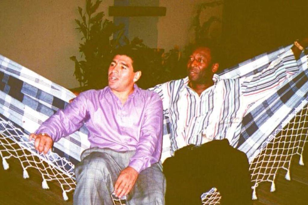 ¡Imágenes para la historia! Grandes jugadores y leyendas del fútbol mundial al lado del brasileño Pelé