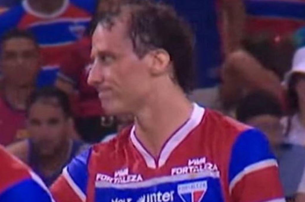 ¡Irreconocible! El rotundo cambio de look de David Luiz tras cortarse la melena: Parezco más joven