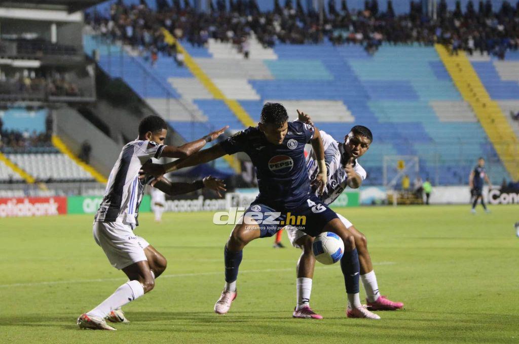 Polémico festejo de Yeison y su beso con una periodista; la fila de novias de los jugadores del Motagua y ¿hay nuevo pistolero?