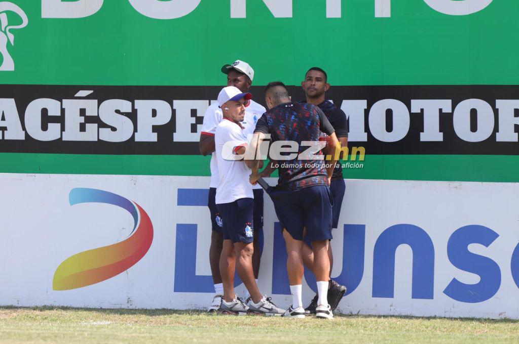 El ambiente en el Yankel: Jugadores y aficionados pegados al celular por el Manchester City-Real Madrid