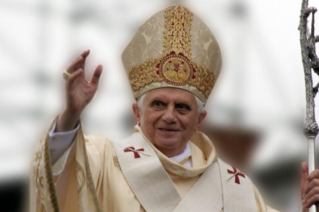 El inédito club que asciende de división cada vez que renuncia o muere un Papa: la maldición inversa