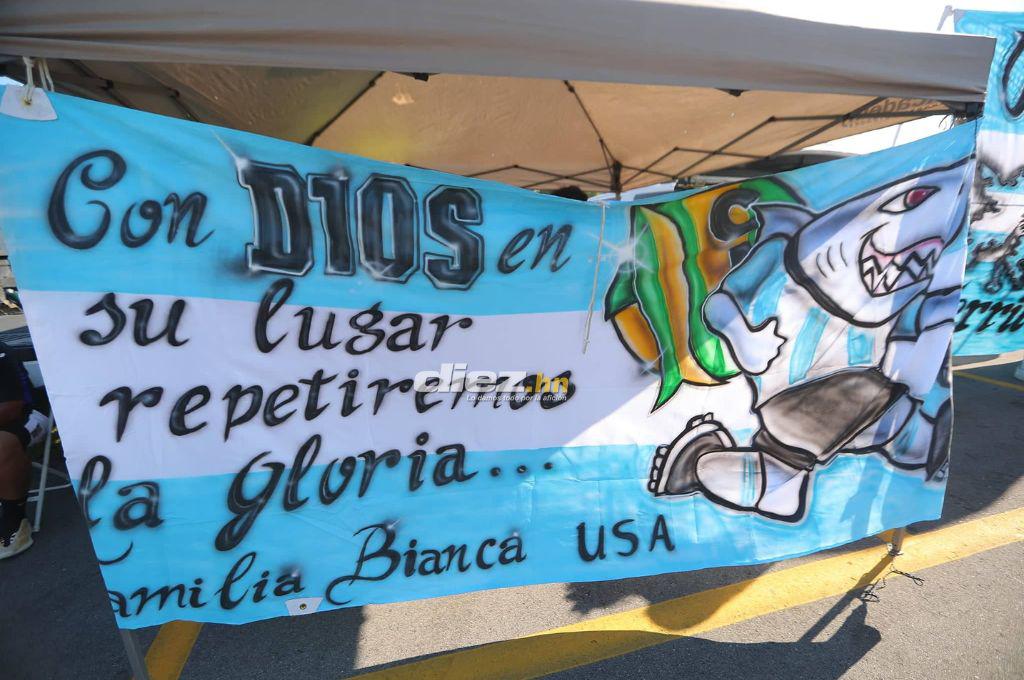 La carnita asada de los catrachos, el Lamborghini y la tremenda manta a Maradona: Ambientazo previo al Honduras vs Argentina