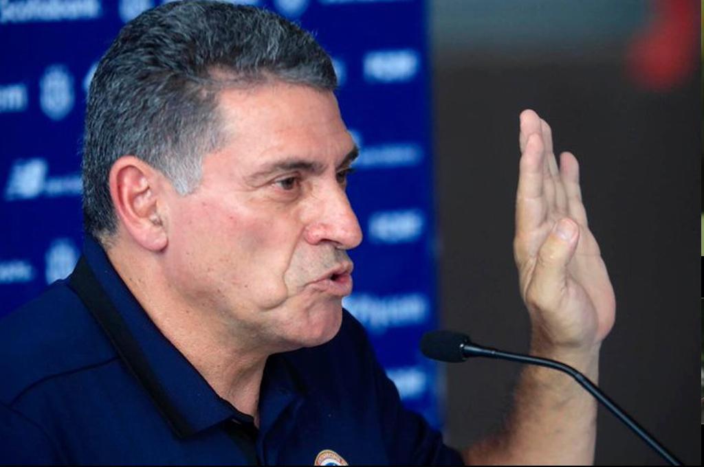 Luis Fernando Suárez lanza flores antes de ir al Cuscatlán: “Hay selecciones que han merecido otra suerte y una de ellas es El Salvador”