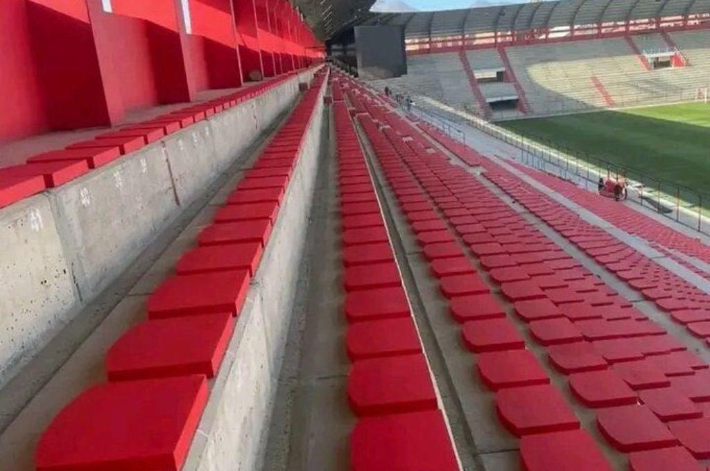 Escándalo en Conmebol por el Bolivia vs Venezuela: las butacas son de durapax y lo que le afectó a jugadores en pleno partido